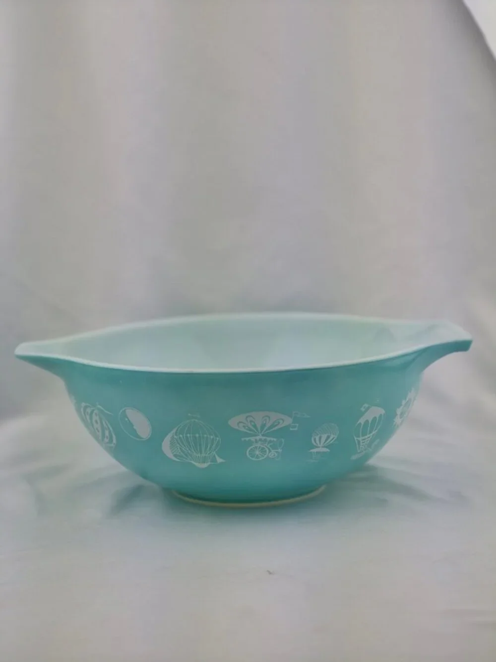 Vintage 444 Pyrex Hot Air Balloon Cinderella Mixing Bowl 4 Quart Turquoise MCM